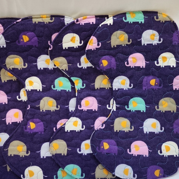 4 Burp Cloths - Picture 1 of 1